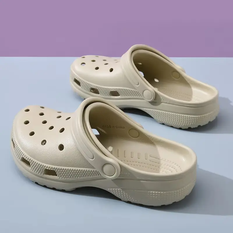 Custom Logo Anti Slip Crocodile Pattern Crocs Suppliers